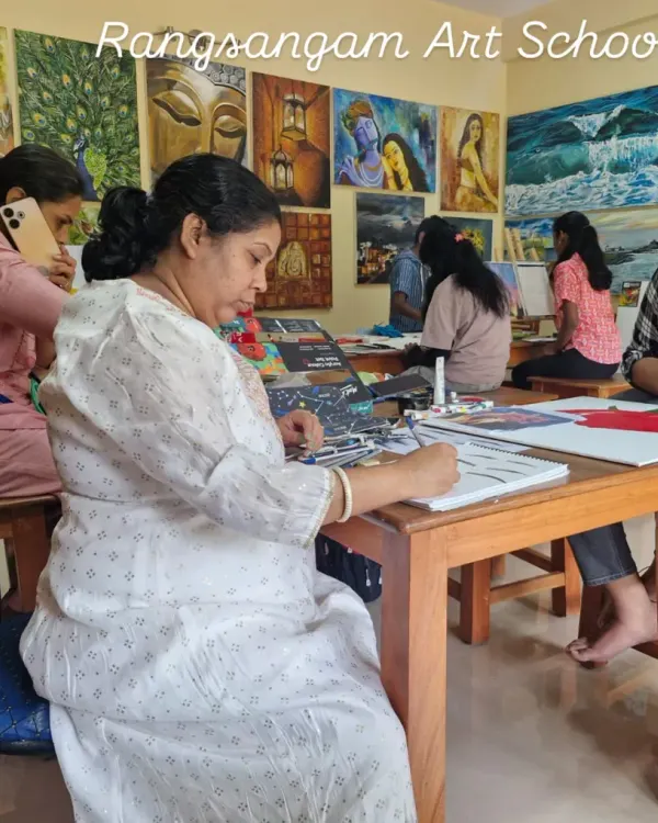 This is the heart of my studio, a place where creativity flourishes. I foster a relaxed and supportive environment where teens and adults can focus on their art, learn from each other, and get personalized guidance on their projects.