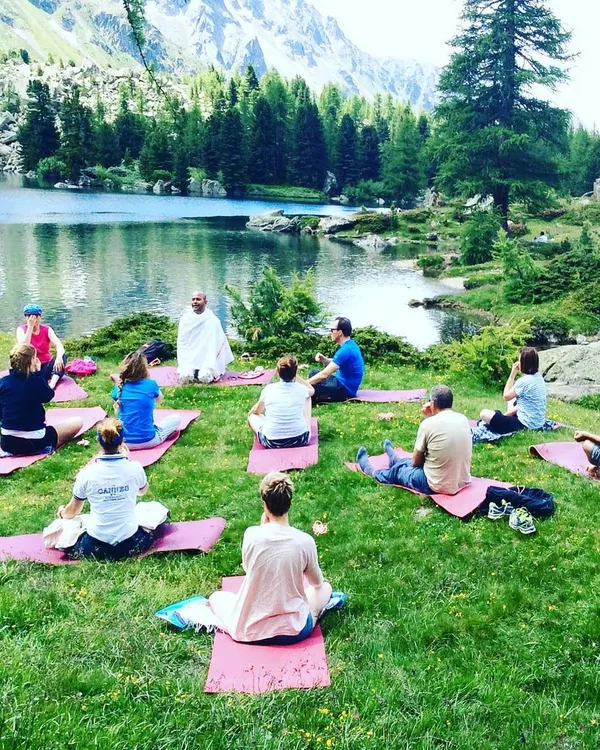 I guide my students in meditation by a serene alpine lake in Switzerland. In these moments, surrounded by the grandeur of nature, we learn to quiet the mind and listen to our inner wisdom. This is the essence of my retreats: practicing together in places that heal and inspire.