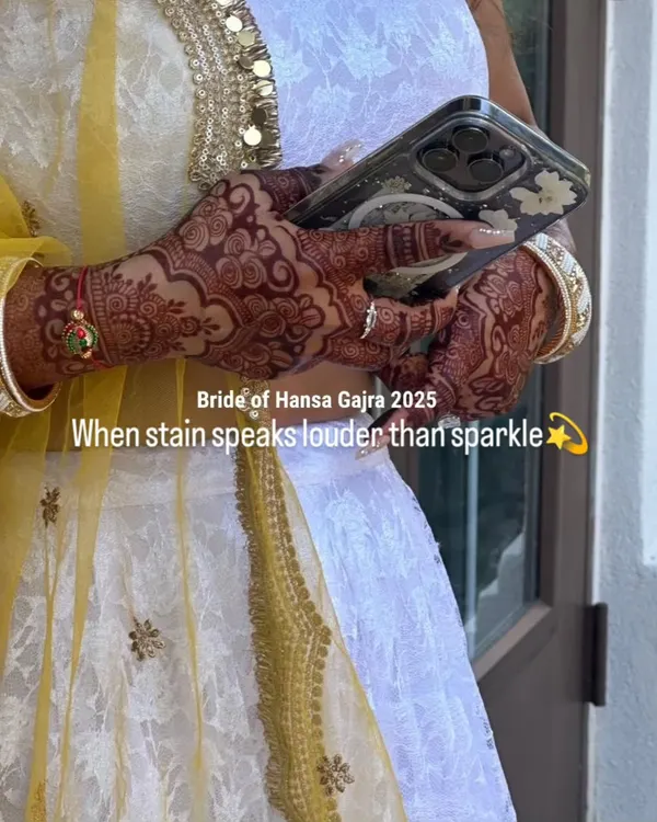 When the stain speaks louder than the sparkle. This is the magic of my art, from the first stroke to the final, rich color. This beautiful dark stain is the result of pure, natural henna and proper care.