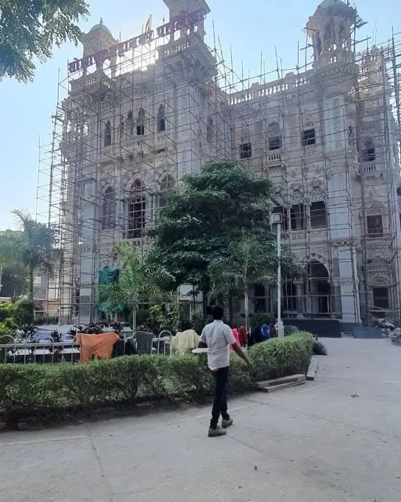 The historic Solapur municipal building, covered in scaffolding during our installation. This project required a lighting solution that could both illuminate the façade and offer dynamic color changes for special occasions.