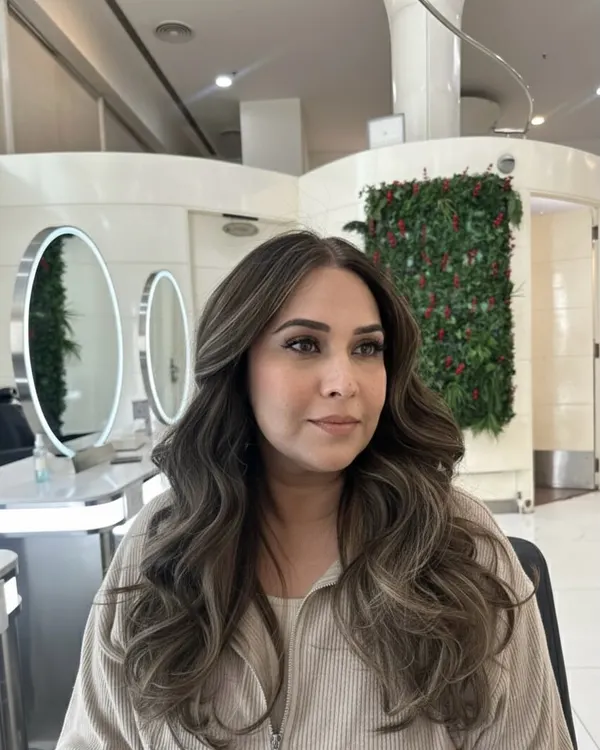 A luxurious ash melt brown finish. This cool-toned brown has a beautiful, seamless blend of colors that looks incredibly sophisticated.