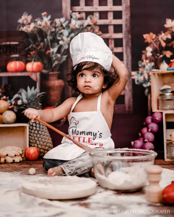 Mommy's little helper takes charge in the kitchen. This 'Little Chef' themed session is one of my most requested, filled with playful moments and lots of flour.