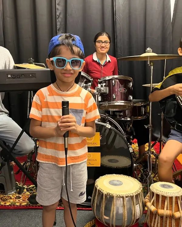 Welcome to Dey'z Music. We are a community of students, parents, and teachers who believe that learning music should be a joy. This is what our band of young rockstars looks like, ready for their next jam session.