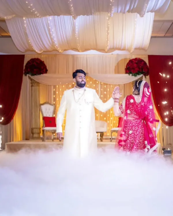 We taught this beautiful couple in the USA their entire first dance routine online. Through video calls and tutorials, we created a magical performance complete with dry ice and cold pyros, proving distance is no barrier.