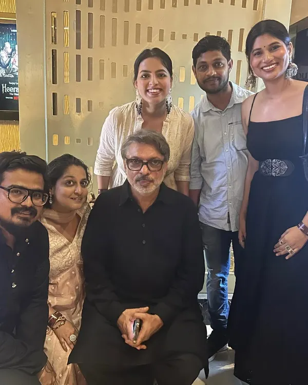 A truly unforgettable moment with the master storyteller himself, Sanjay Leela Bhansali, and the 'Heeramandi' team. Being a costume assistant on this project was a masterclass in period styling and grand-scale production.