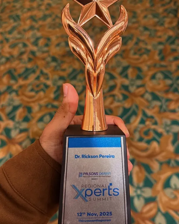 I was grateful to receive this award at the Regional Xperts Summit in Trivandrum for my talk on peptides in hair loss. Recognition from my peers is always a great honor.