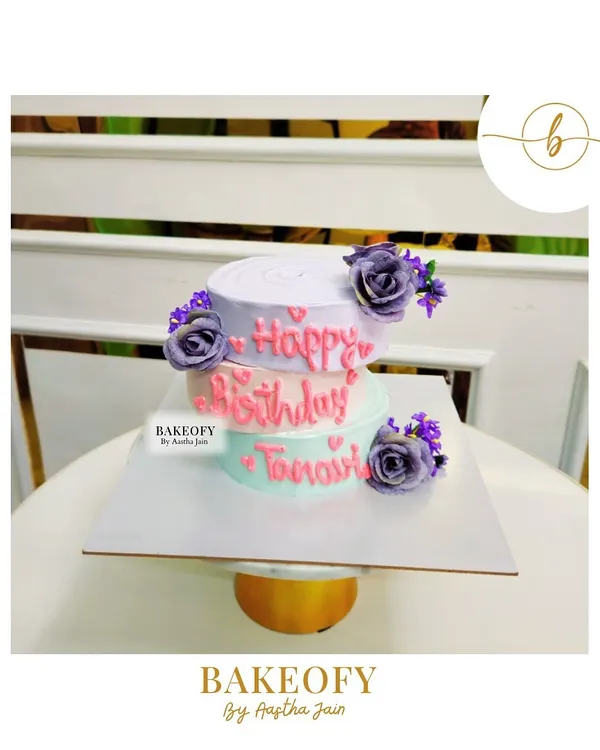 Introducing my minimalist mini tier cakes. This one is a simple yet stunning three-tier design in pastel shades with "Happy Birthday" written across the tiers. They start at 1kg and are perfect for a touch of sophistication.