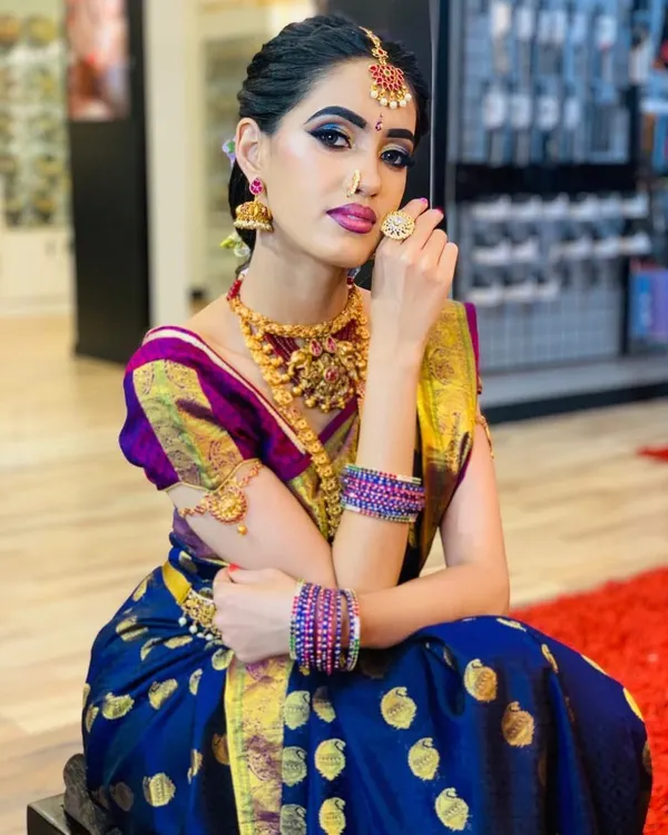 This is a classic South Indian bridal look, a cornerstone of our HD bridal makeup course. We focus on creating a flawless, long-lasting base that looks stunning in photos and in person, complemented by traditional temple jewelry and perfectly defined features.