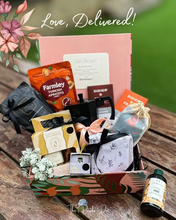 Love, delivered. This pamper hamper for him is filled with Turkish apricots, artisanal soaps, argan oil, and other wellness products, all presented in a stylish, modern tray.