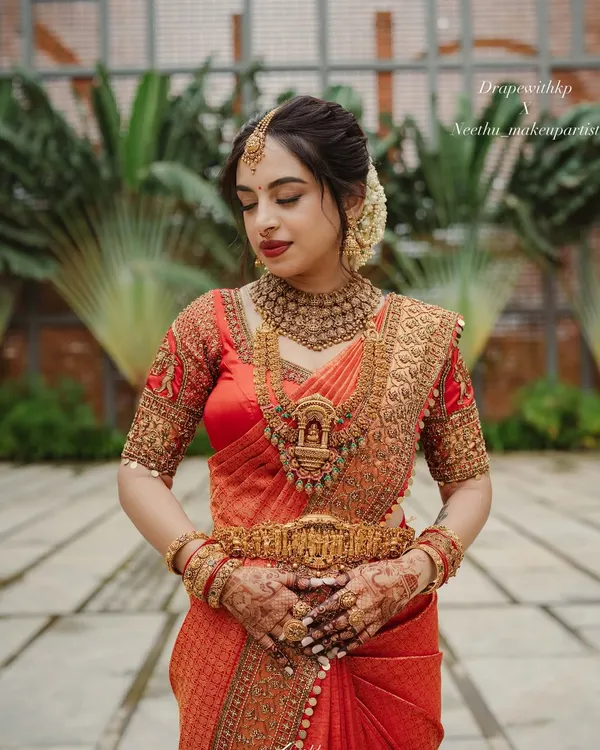 Draped in tradition, glowing like a goddess. For me, it's about more than just pleats; it's about enhancing your divine aura and making you feel absolutely radiant on your wedding day.