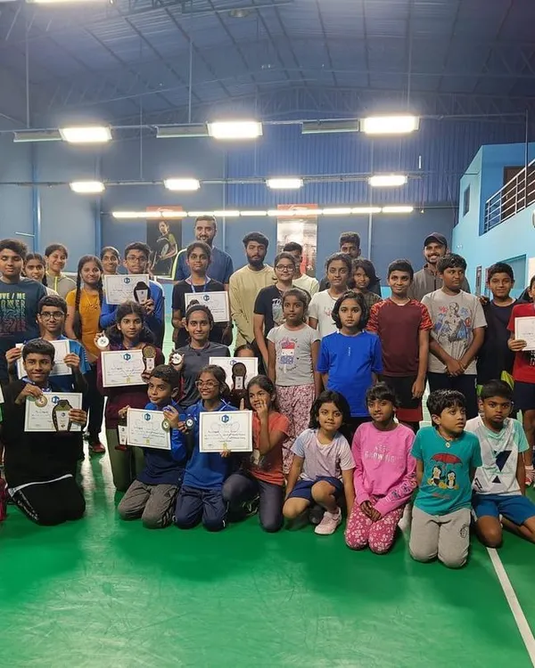 A fantastic group of our junior players posing with their certificates after a successful internal tournament.