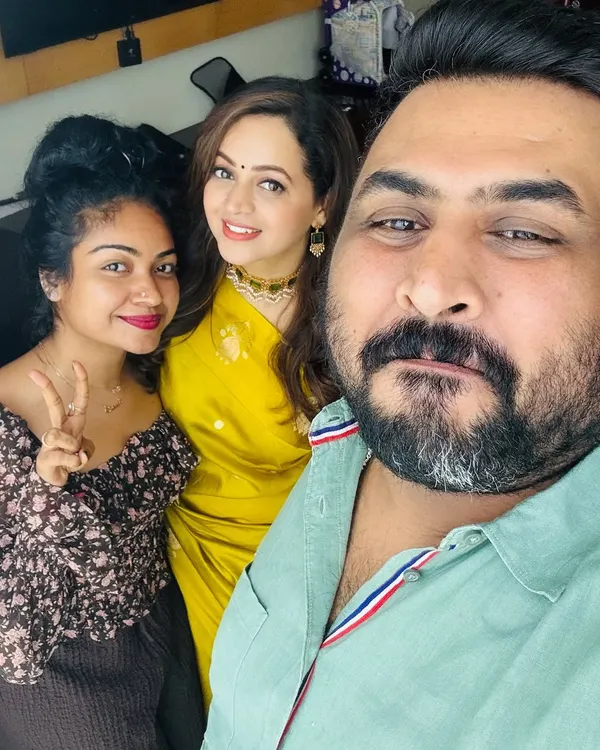 A day to remember! A selfie with the magical Bhavana Menon and stylist Sabarinath after a successful shoot.