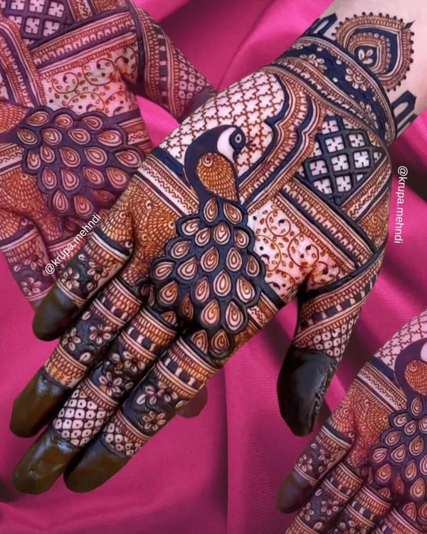 Because siders deserve to shine too! Slaying the wedding vibes with elegant peacock mehndi designs that make every bridesmaid feel special.