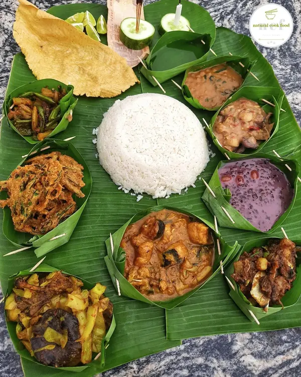 A complete Cheiraoba mathel (festive platter) served traditionally on a banana leaf. This feast includes everything from Sareng thongba and yongchak eromba to chak-hao kheer, bringing the authentic taste of Manipuri New Year to your celebration.