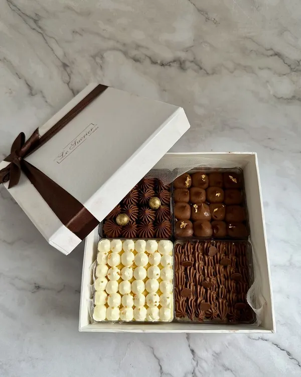 My Diwali menu is now live. This assorted gift box features four of my popular cake tubs, elegantly packaged and ready for the festive season.