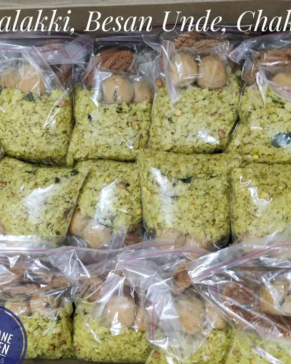 Getting these packets of Avalakki, Besan Unde, and Chakli ready for a family's religious function. I can prepare custom snack boxes for any event, big or small.