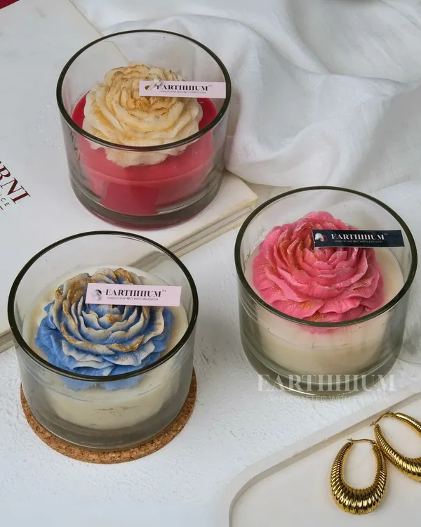My Peony Flower candles bring a touch of springtime magic indoors. This collection shows the variety of colors, from soft pink to a dreamy blue, each dusted with a little gold for extra sparkle.