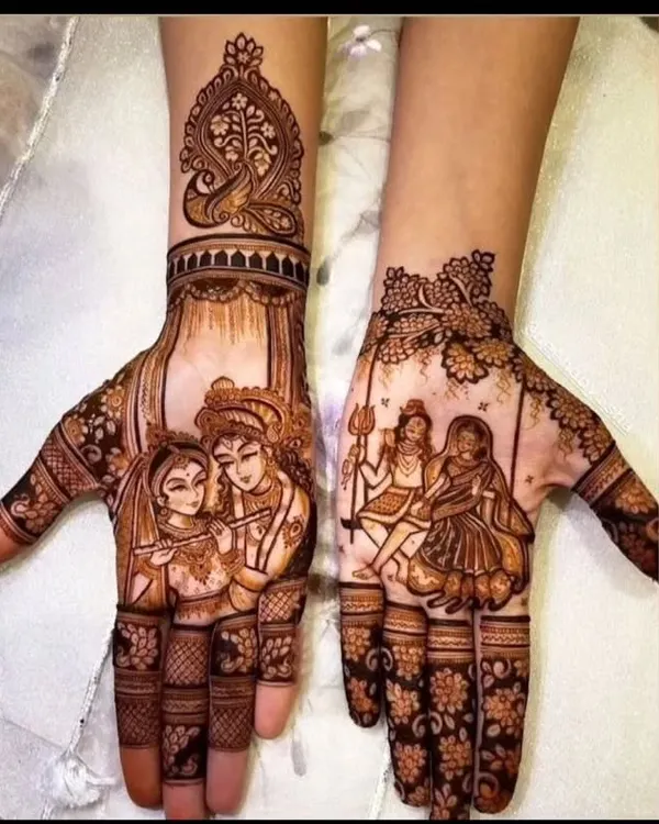 A divine combination for any festival, this design features Radha and Krishna on one hand and Shiv and Parvati on the other. It's a testament to intricate portraiture and storytelling.