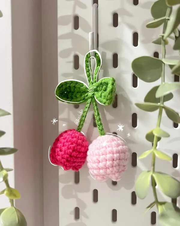 A close up of my tulip bag charm, one of my most popular small accessories. I make these in a variety of color combinations, and they are perfect for adding a bit of floral cuteness to your handbag, keys, or even your car's rearview mirror.