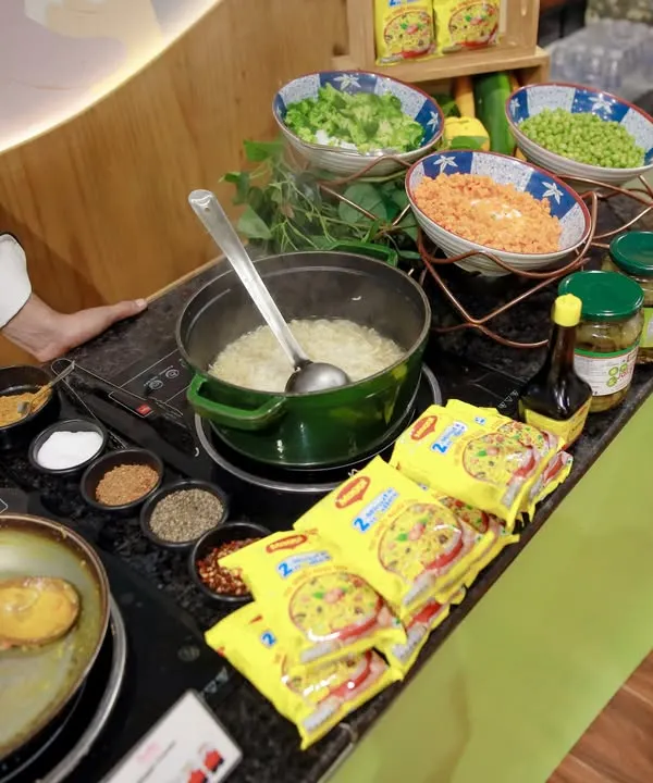 We offer exciting live food stations to elevate your party experience. Here, our chef prepares fresh Maggi with a variety of toppings for guests to choose from, filling the air with a delicious aroma.