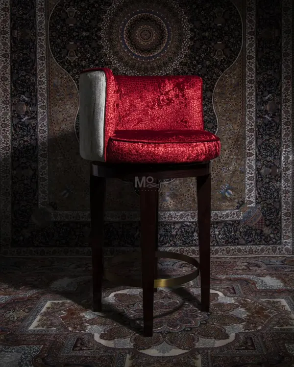 Inspired by classic royal aesthetics, the Old Fashioned Bar Chair is a bold statement piece. The vibrant red velvet upholstery exudes opulence, while the polished brass footrest adds a golden touch of luxury.