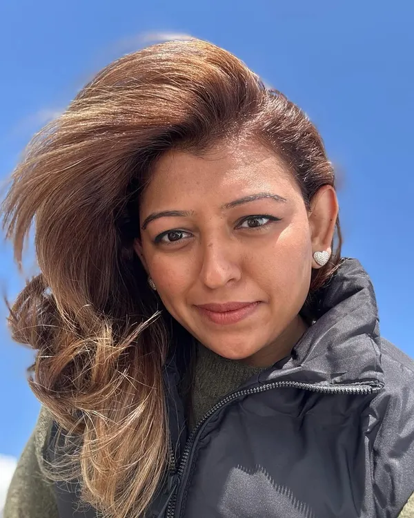 Face-framing layers enhanced with a face-framing balayage. This technique is perfect for contouring the face and adding a pop of brightness right where you need it.