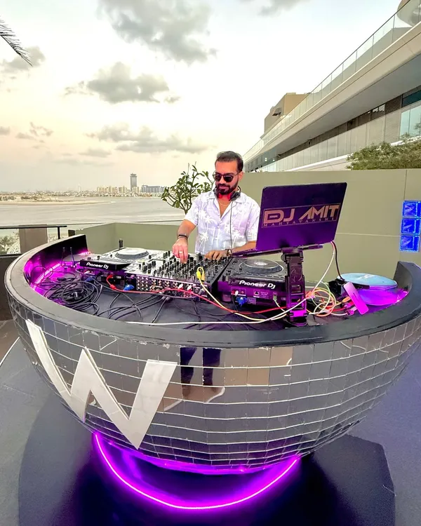 Curing the Monday blues with some bass-ic therapy. Spinning from a giant disco ball booth at the W Dubai with a stunning city view.