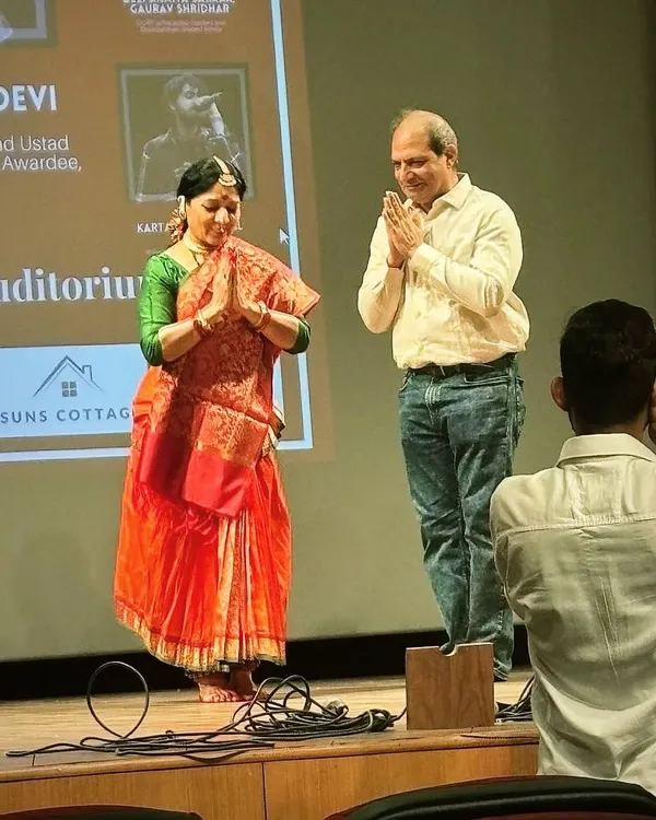 A moment of mutual respect and gratitude at a workshop organized by Kalakshetra SRCC at Shri Ram College of Commerce. We explored the intricacies of Bharatanatyam and discussed pursuing dance as a professional vocation.