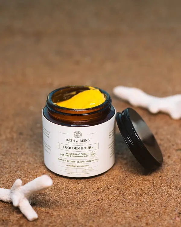 Our Golden Hour moisturizer is a true face and body hero for dry skin. It’s packed with mango butter, seabuckthorn, and rosehip oils to restore your natural radiance, with an earthy scent of patchouli and vetiver.