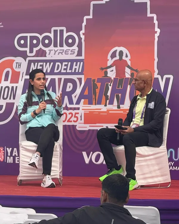 It was an honor to be invited by Sunil Shetty to lead an informational session for the Apollo Tyres New Delhi Marathon. Sharing knowledge with the running community before a big race is always a rewarding experience.