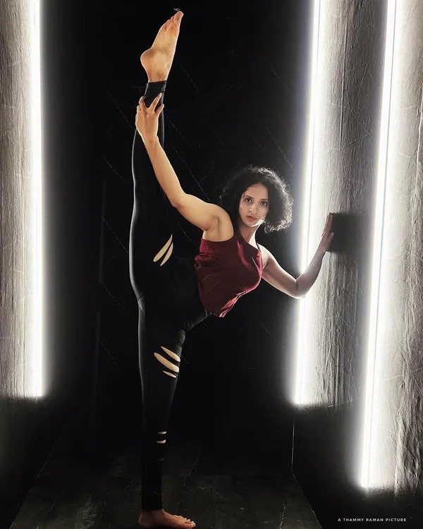 This is the power of jazz. A moment of complete surrender and strength, where technique meets feeling. This is the kind of expressive freedom and physical discipline we explore together in my jazz dance classes.