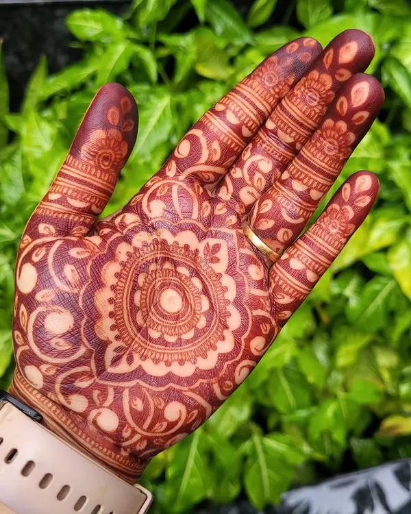 This photo was taken 12 hours after application and shows the gorgeous, deep red stain from my natural henna. The result is a rich and long-lasting color.