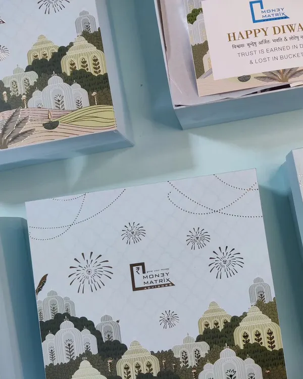 A look at a large order of custom-branded Diwali boxes for our corporate client, Money Matrix. We ensure your brand stands out with elegant design and thoughtful curation.