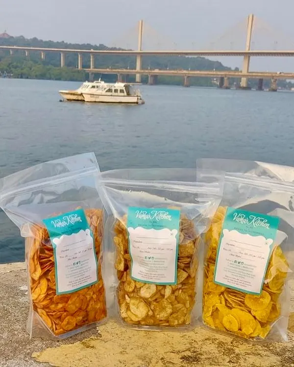 My homemade chips are the perfect companion for any journey. Here they are, enjoying the view in Goa, packed in resealable pouches to stay crisp and fresh, no matter where your travels take you.