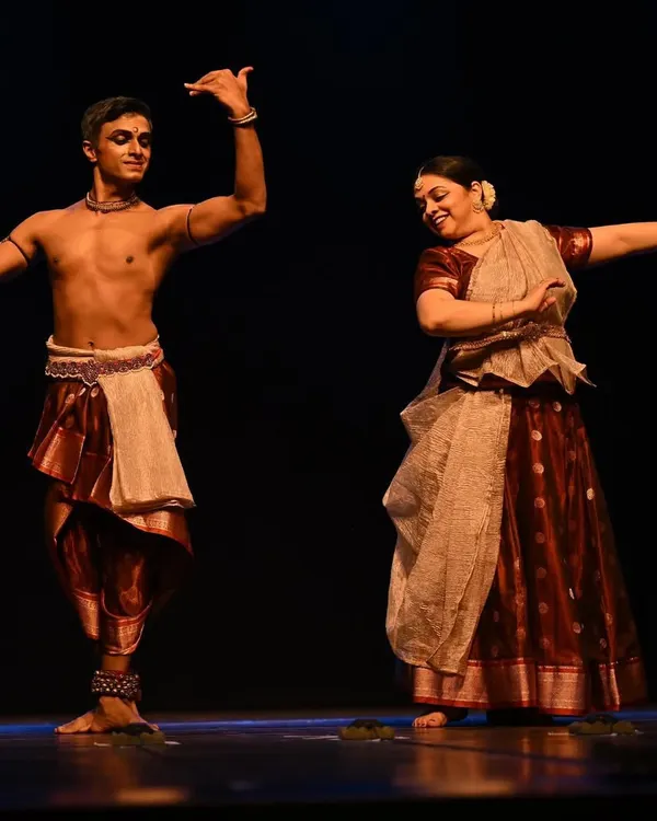 Sharing a moment on stage with Bharatanatyam artist Parshwanath Upadhye during our duet production, 'Raag Raagini'. This collaboration was a deep dive into the rhythmic and expressive possibilities when two distinct classical styles meet.