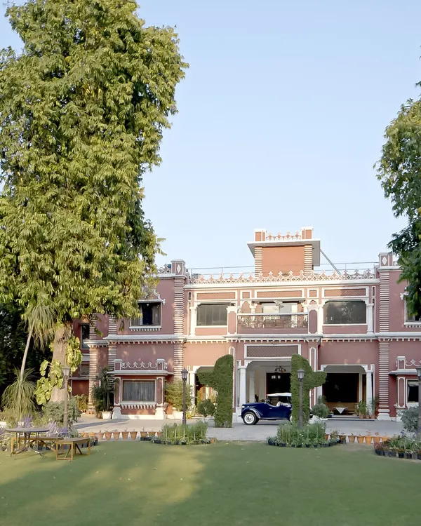 In the grid of Meerut’s cantonment, Lal Kothi stands with a kind of remembered grace. We see every home as a living story, and this pre-independence residence, which we helped restore, carries a layered inheritance of a colonial past, indigenous detailing, and a layout shaped by both climate and class.
