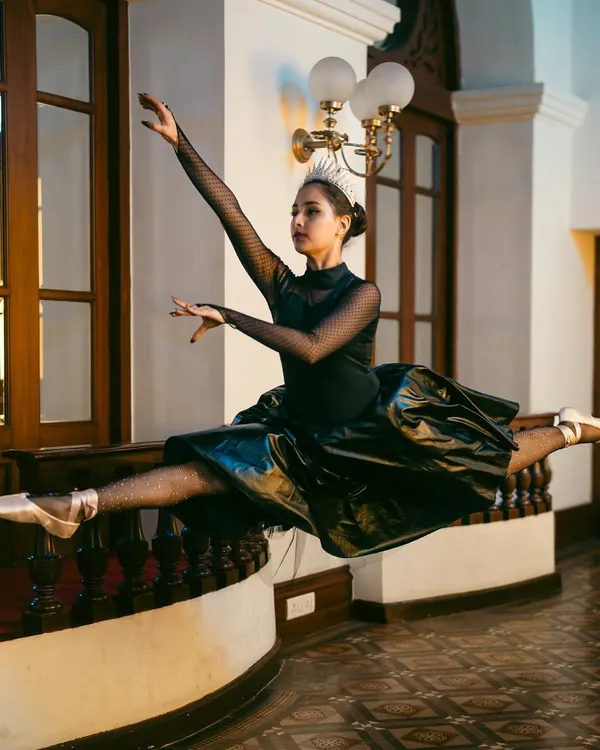 This is the magic we chase in every class. A moment of flight, where years of hard work, discipline, and passion come together. This is what it feels like to be a ballerina at NBSI.