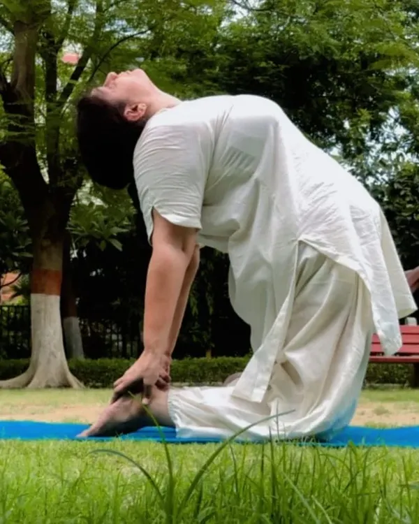 Presenting the Yoga Edit. This set is made from pure organic cotton, offering breathable comfort in a skin-friendly fabric. It's designed for you and perfected for your practice.
