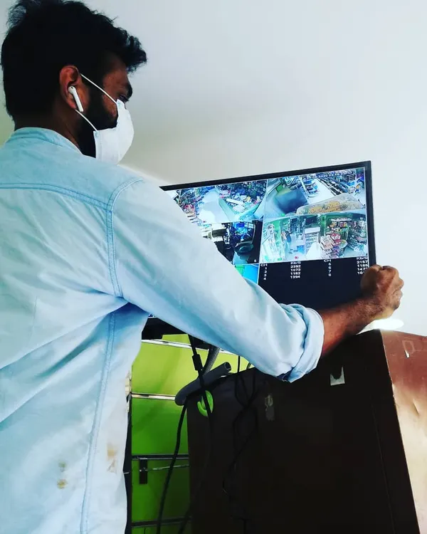 After every CCTV installation, I personally check the system to make sure all cameras are working perfectly. This screen shows a live multi-camera view, which is exactly what you will be able to see on your own monitor or phone for complete remote surveillance.