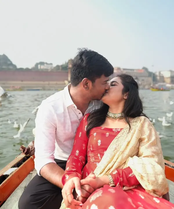 In the heart of Banaras, where the Ganga whispers ancient love stories, we wrote our own. This is the kind of timeless, soulful moment I live to capture for you.