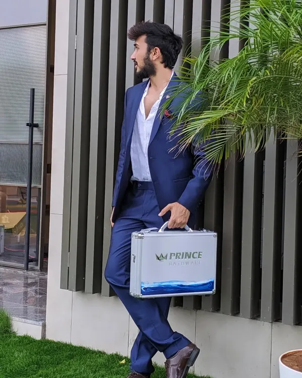 I had the opportunity to redesign these briefcases for a new product launch by Prince Bathware. To give them a unique, premium, and relevant look, I coated the bottom half with an ocean-themed resin design, finished with a high-gloss coat.