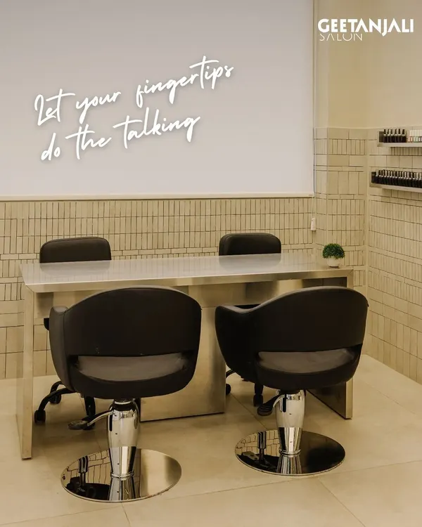 This is where the magic happens. My dedicated nail station is designed for your comfort, with a clear message: let your fingertips do the talking. It’s a space for creativity and relaxation.