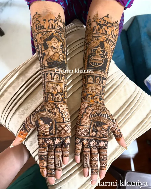 This is what handcrafted happiness looks like! I created this fully customized design for a client who wanted to celebrate with a beautiful Ganesha figure, a traditional kalash, and lots of intricate details. It’s the perfect example of a design that is truly ‘paisa vasool’!