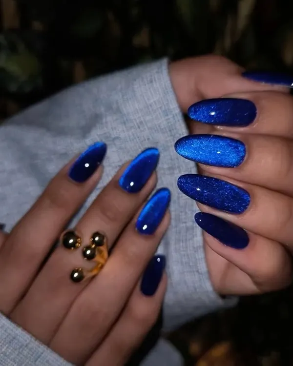 Turning Monday blues into manicure hues. This stunning royal blue cat-eye effect is deep, vibrant, and has a mesmerizing shimmer. It's the perfect way to make a bold statement.