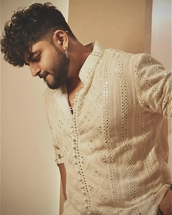 A close-up of the signature Ivory Sheesha Kurta from SoMan Menswear. I styled this look for ad director Viraj Joshi, focusing on its handcrafted elegance and modern ethnic appeal.