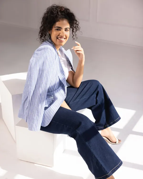 A still from a campaign shoot for Fable Street that never made it to the gram. I love this classic look with a striped blazer and dark wash flare jeans. It’s a perfect example of timeless workwear.