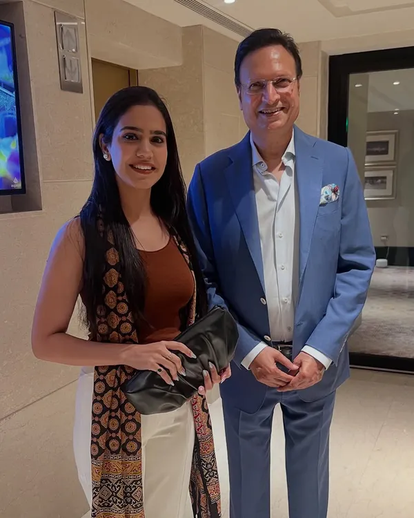Standing beside the sheer inspiration, Rajat Sharma ji. I felt so grateful for this incredible interaction and the opportunity to meet him.