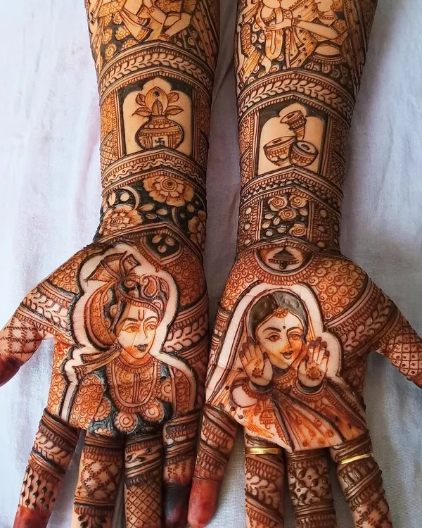 I believe your mehndi should be a work of art. This design, inspired by the divine love of Radha and Krishna, shows the level of detail and emotion I pour into every bridal portrait.