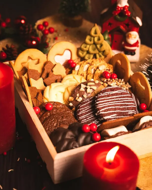 Our Christmas cookie box is filled with an assortment of decadent, handcrafted cookies, perfect for gifting or leaving out for Santa.