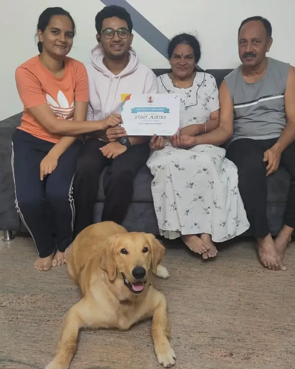 A bittersweet moment celebrating Stout's puppy school graduation with his wonderful family. They were so dedicated throughout the entire process, and it was a privilege to be a part of their journey. This is what teamwork looks like.
